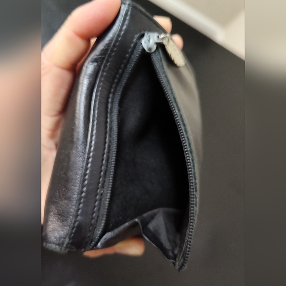 Tumi leather tri-fold wallet - Picture 8 of 8